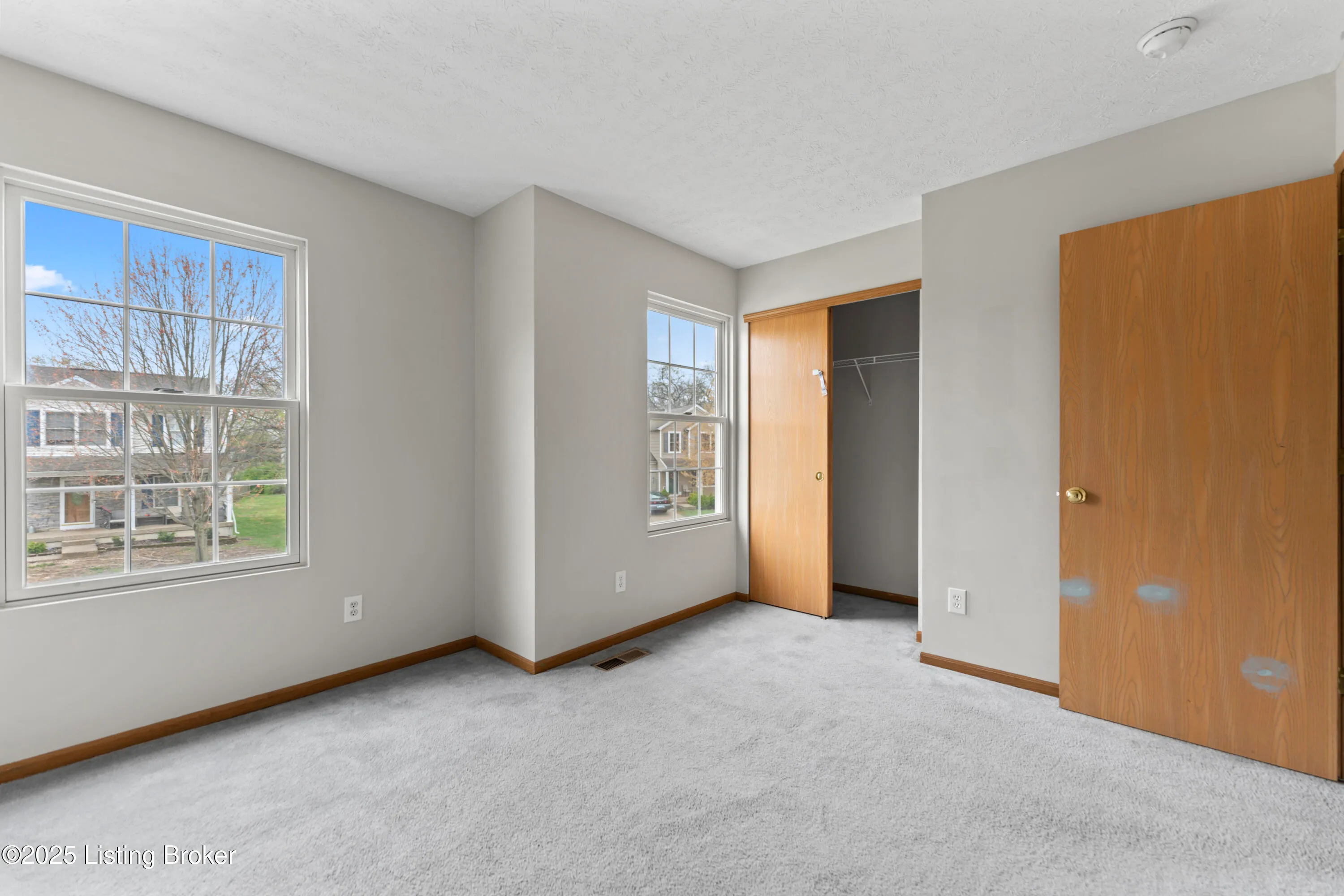 Louisville, Kentucky 40229, United States, 4 Bedrooms Bedrooms, ,3 BathroomsBathrooms,Residential,Active,108773
