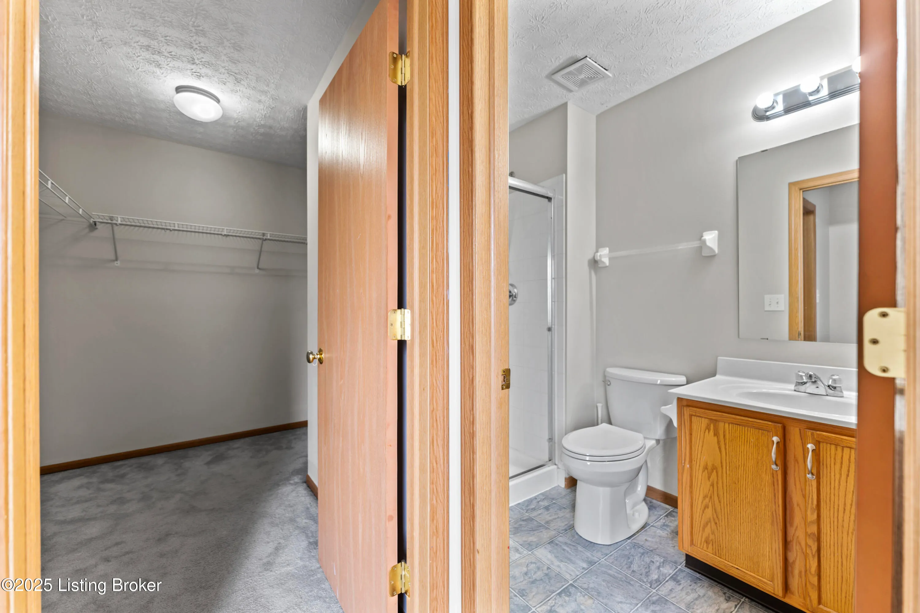 Louisville, Kentucky 40229, United States, 4 Bedrooms Bedrooms, ,3 BathroomsBathrooms,Residential,Active,108773
