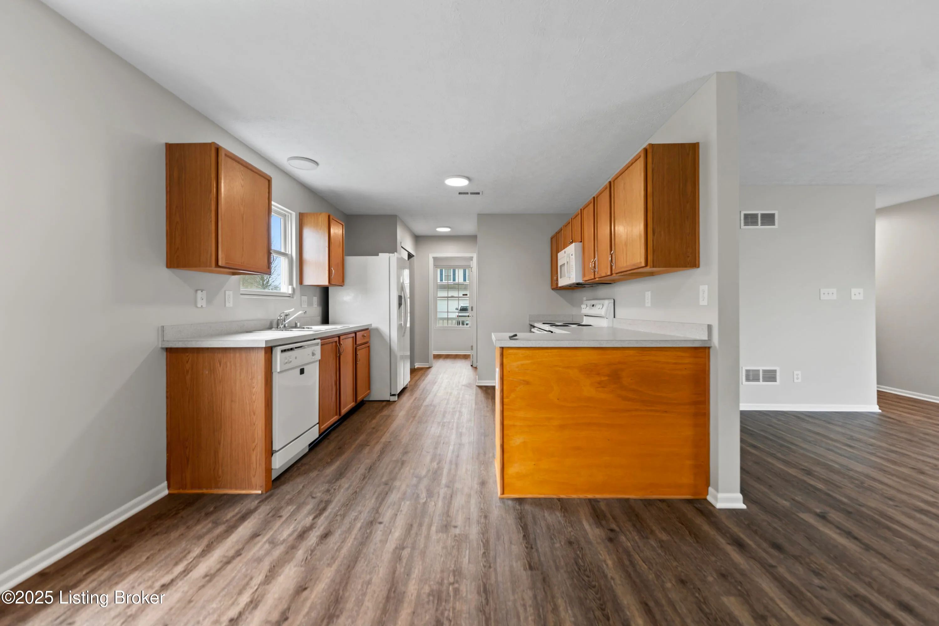 Louisville, Kentucky 40229, United States, 4 Bedrooms Bedrooms, ,3 BathroomsBathrooms,Residential,Active,108773
