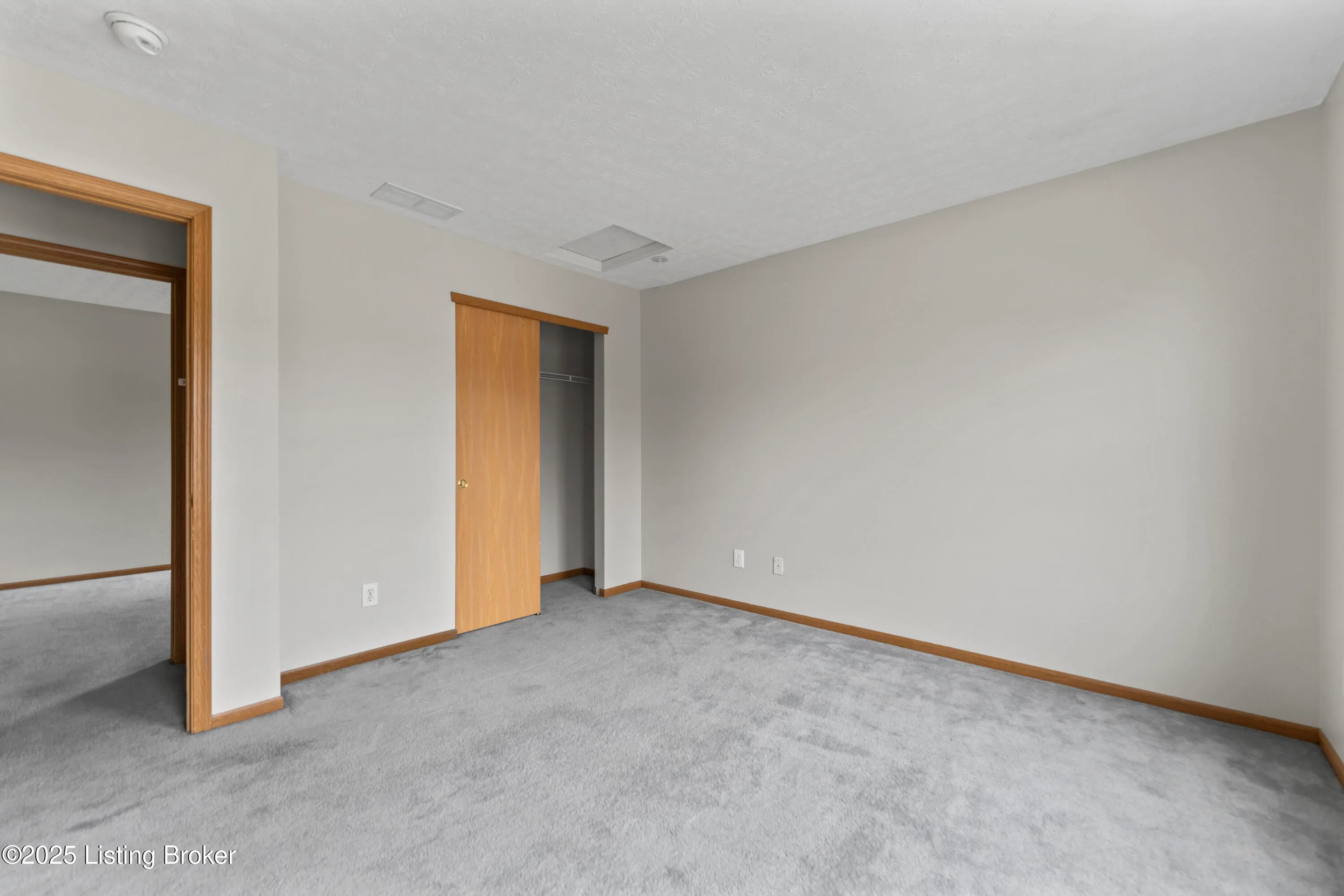 Louisville, Kentucky 40229, United States, 4 Bedrooms Bedrooms, ,3 BathroomsBathrooms,Residential,Active,108773