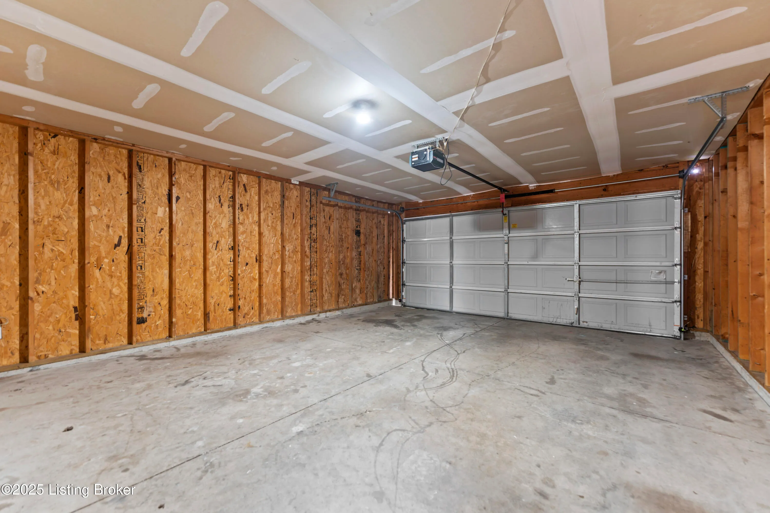 Louisville, Kentucky 40229, United States, 4 Bedrooms Bedrooms, ,3 BathroomsBathrooms,Residential,Active,108773