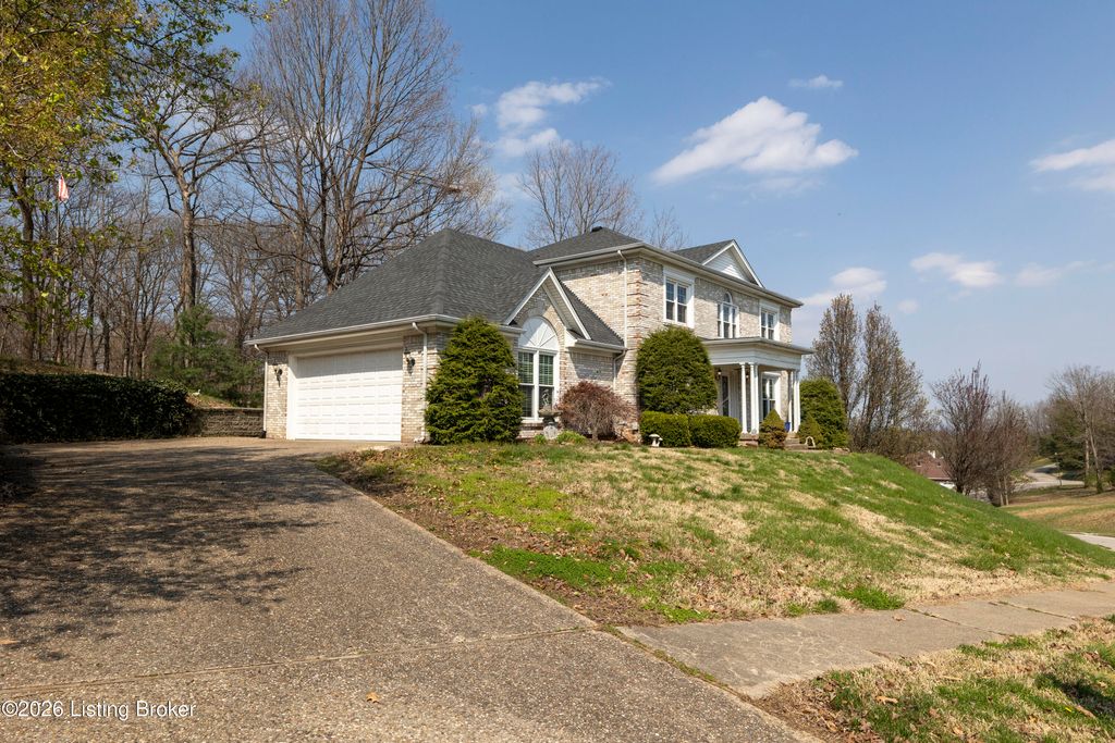 Photo of 1908 Riva Ridge Rd, Louisville, KY 40214 (MLS # 1712666)