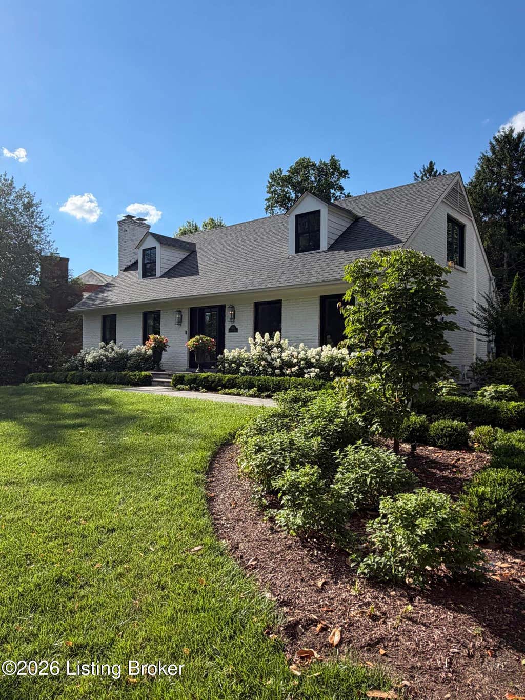 Photo of 203 Choctaw Rd, Louisville, KY 40207 (MLS # 1725472)