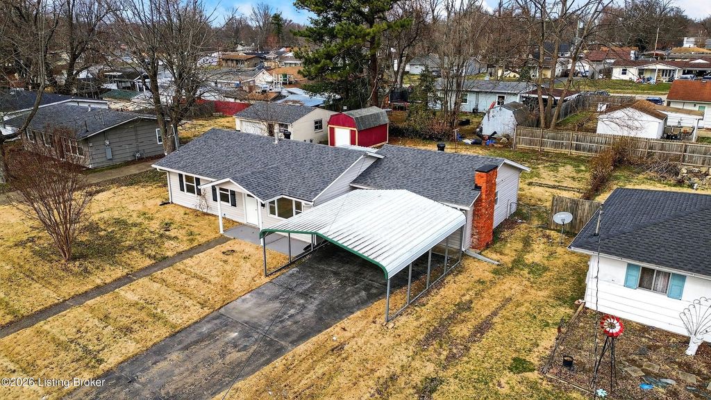 Photo of 5909 Alanadale Dr, Louisville, KY 40272 (MLS # 1710301)