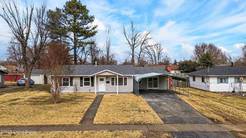 Photo of 5909 Alanadale Dr, Louisville, KY 40272 (MLS # 1710301)