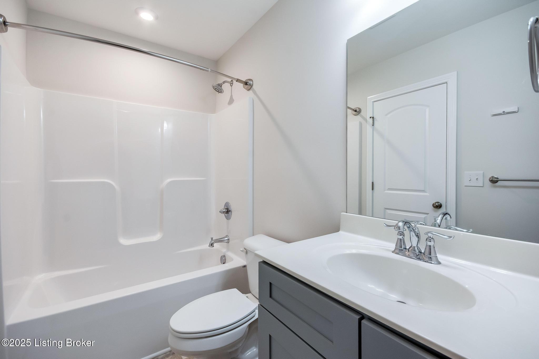6637 Woods Mill Dr, Louisville, Pennsylvania image 34