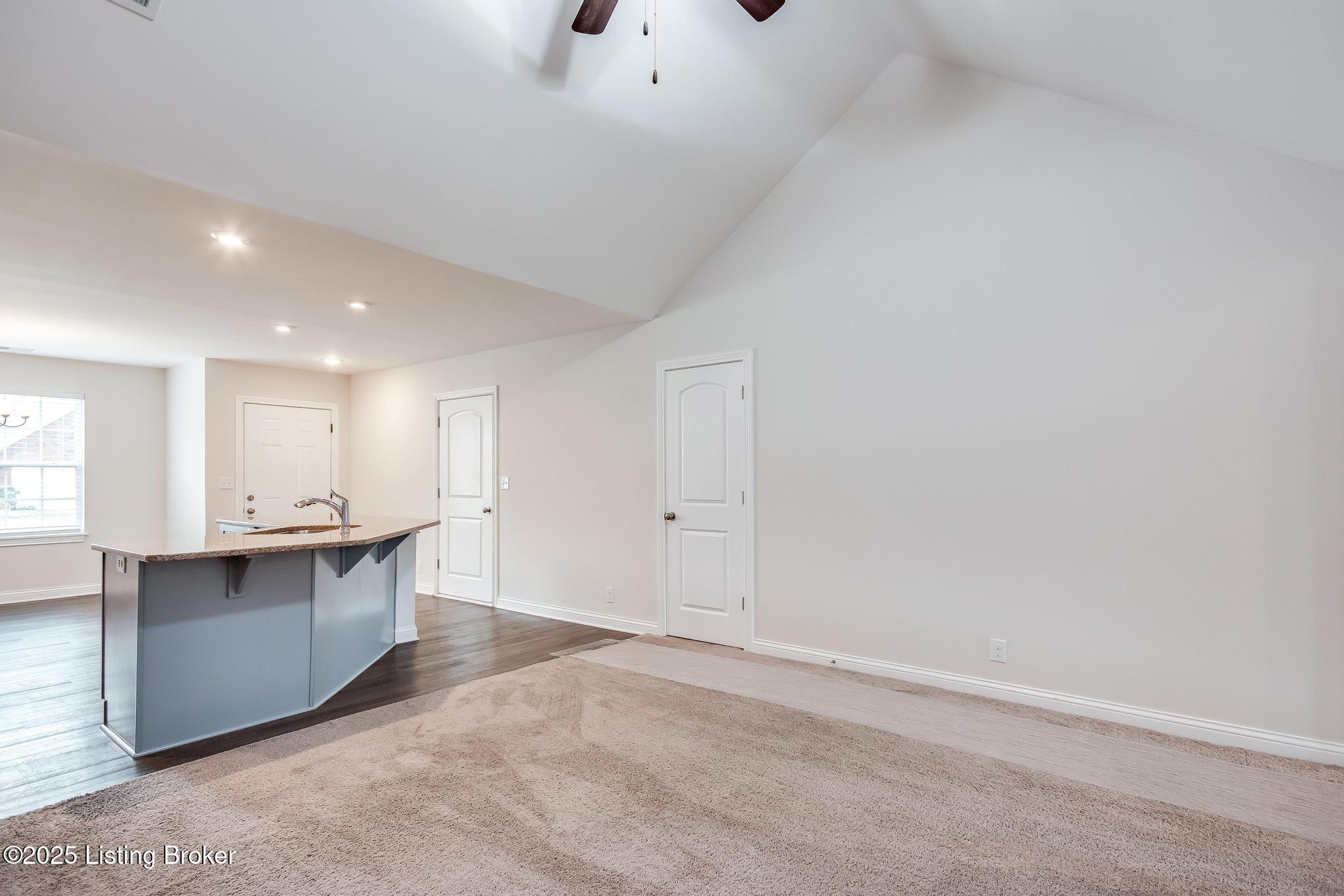 6637 Woods Mill Dr, Louisville, Pennsylvania image 7