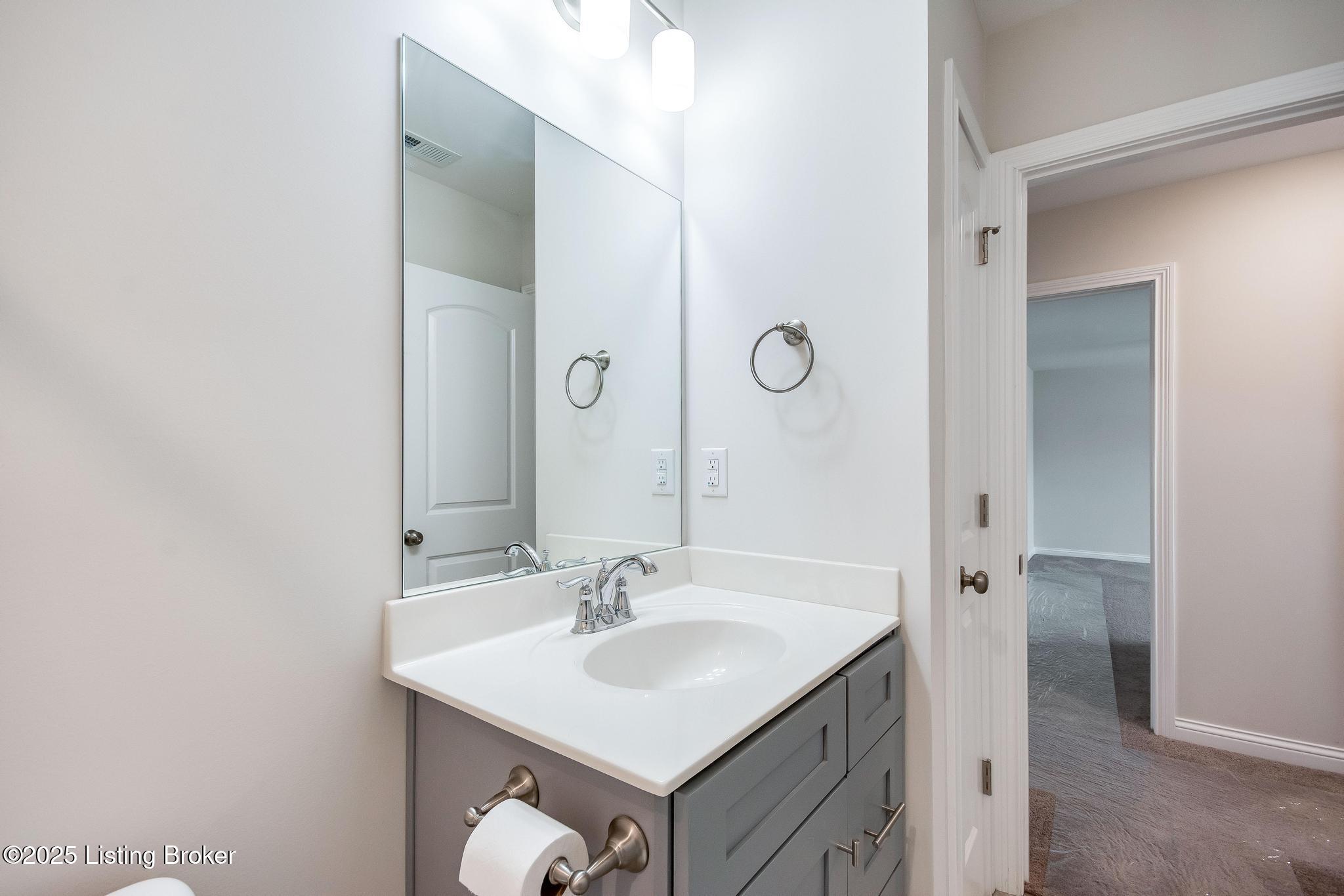 6637 Woods Mill Dr, Louisville, Pennsylvania image 35
