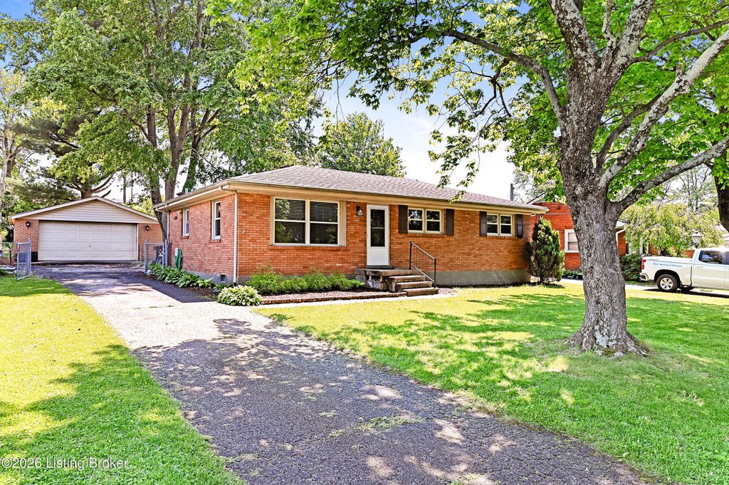 Photo of 7603 Michael Dr, Louisville, KY 40228 (MLS # 1716581)