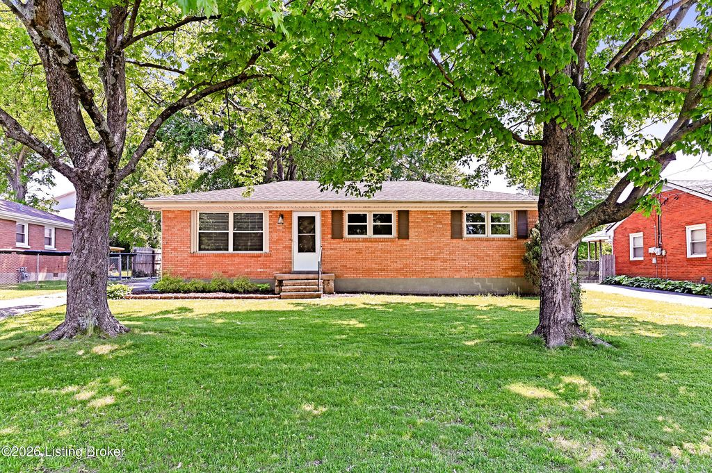 Photo of 7603 Michael Dr, Louisville, KY 40228 (MLS # 1716581)