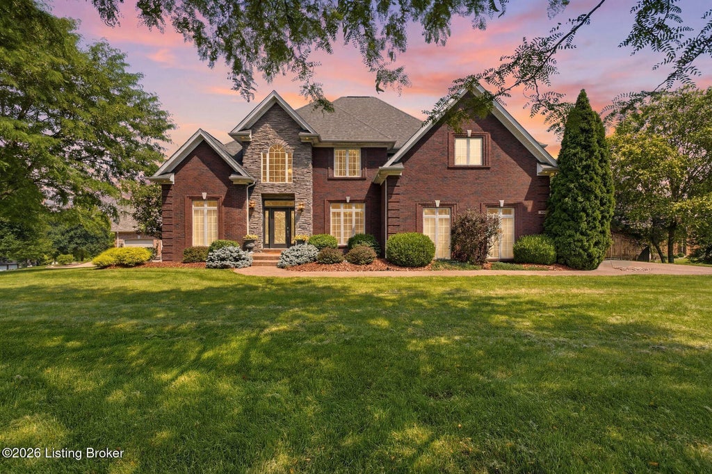 Photo of 300 Longview Park Pl, Louisville, KY 40245 (MLS # 1721929)