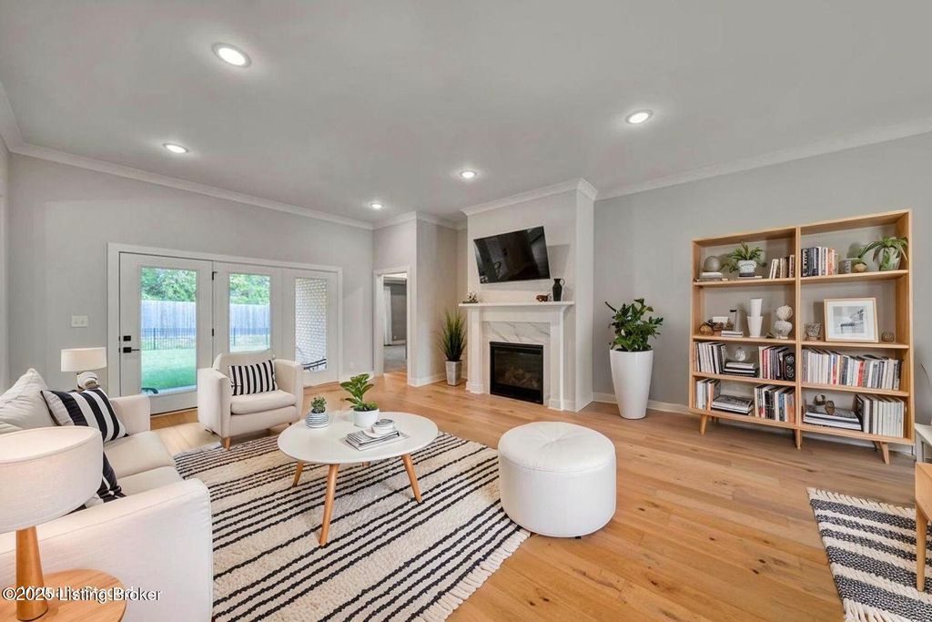 Photo of 12118 Cypress Ridge Dr, Jeffersontown, KY 40299 (MLS # 1701279)