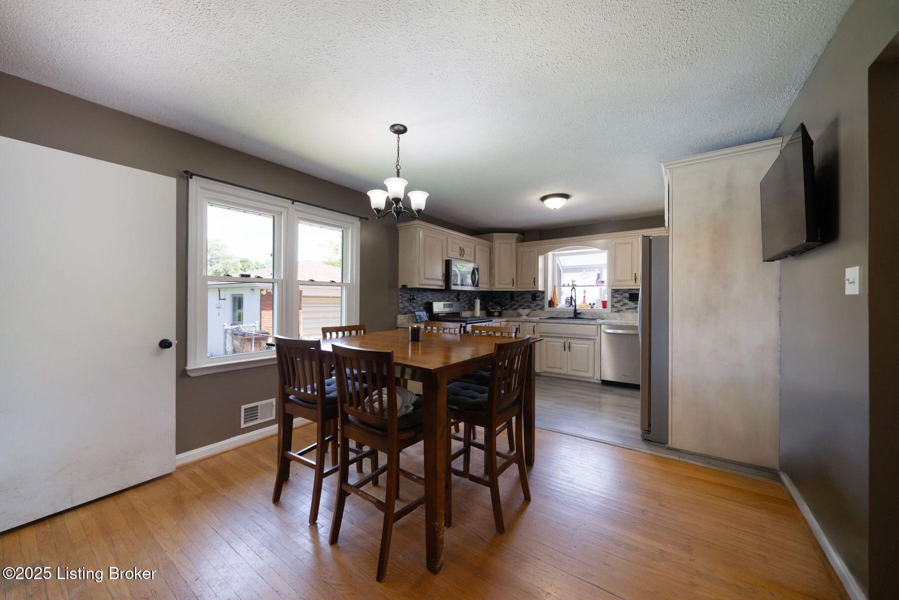 8003 Red Cedar Way, Louisville, Pennsylvania image 10