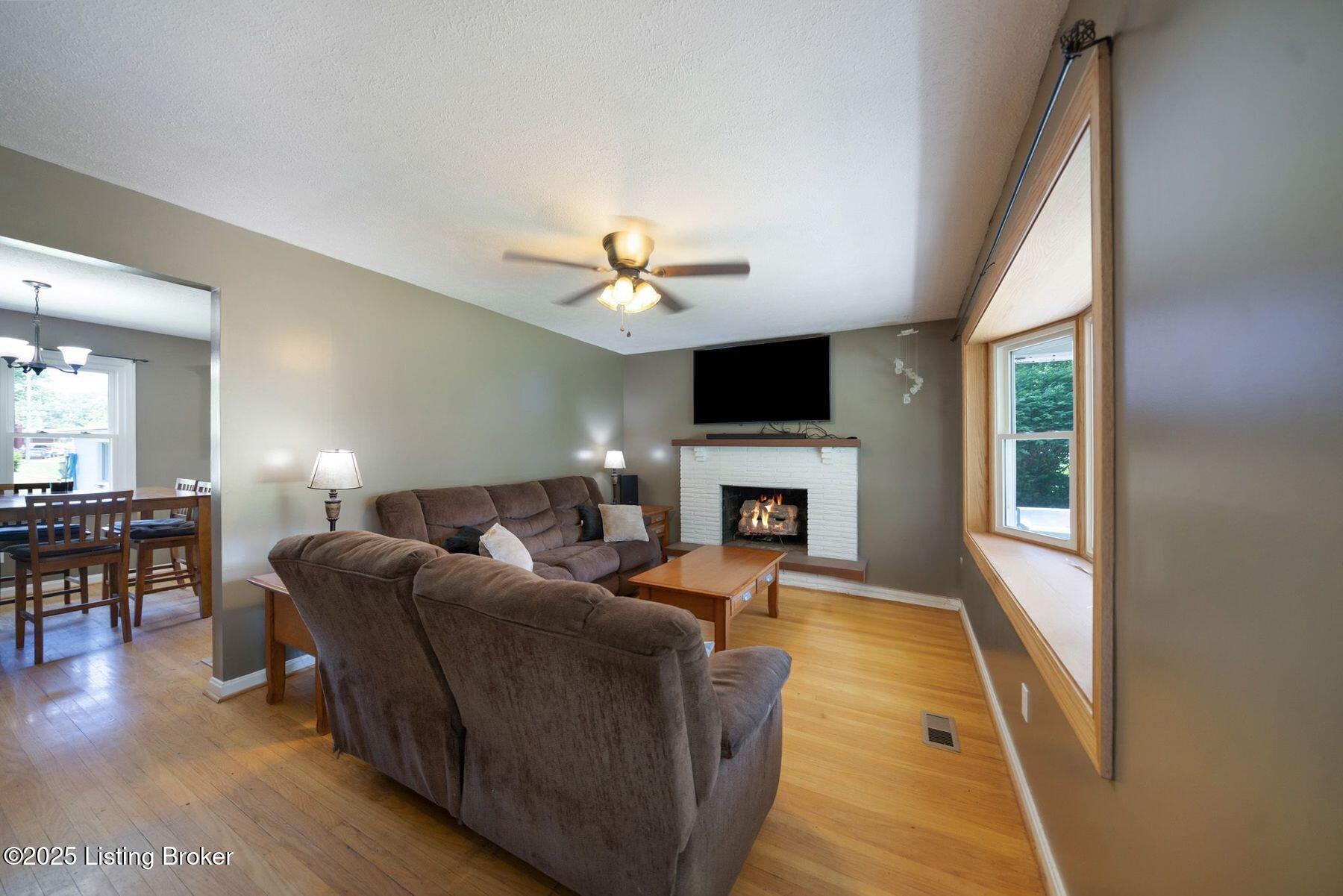 8003 Red Cedar Way, Louisville, Pennsylvania image 5