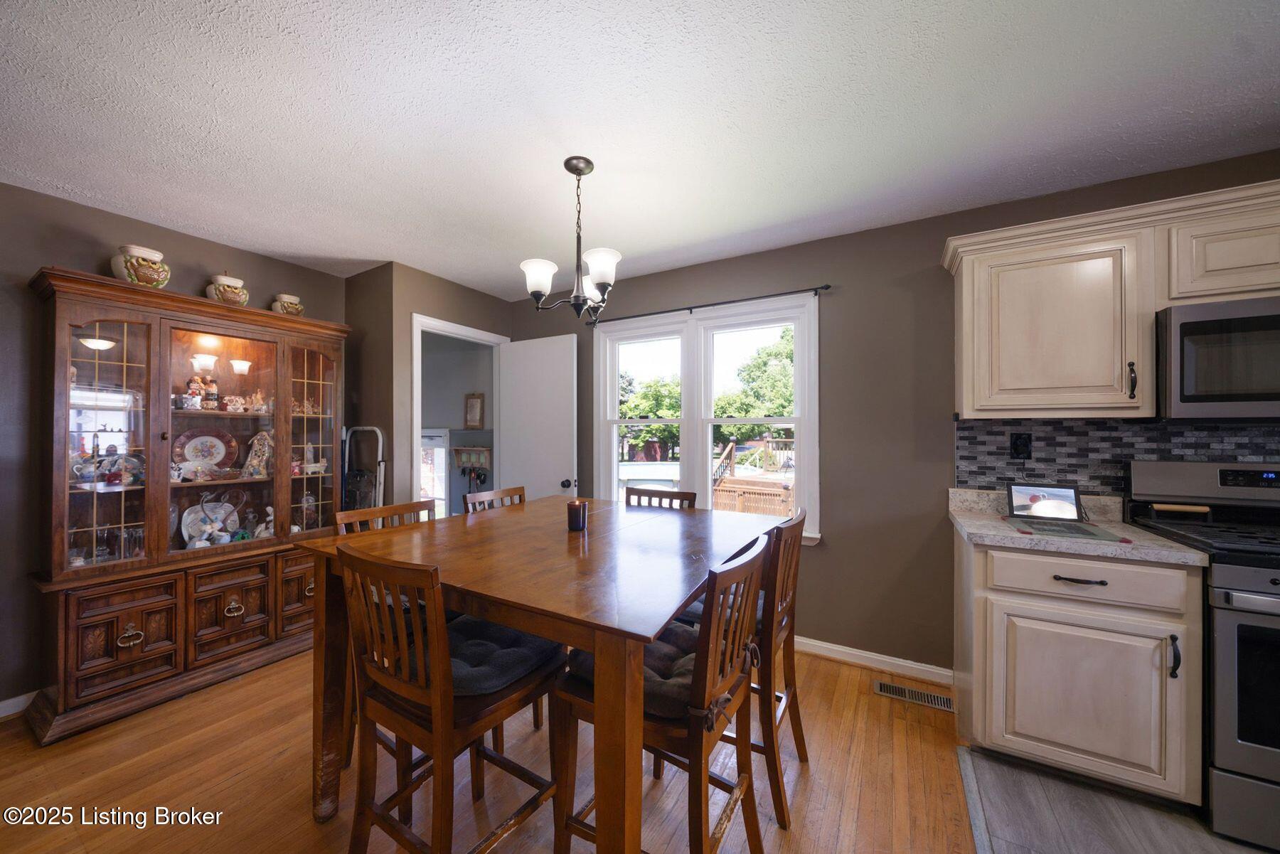 8003 Red Cedar Way, Louisville, Pennsylvania image 12