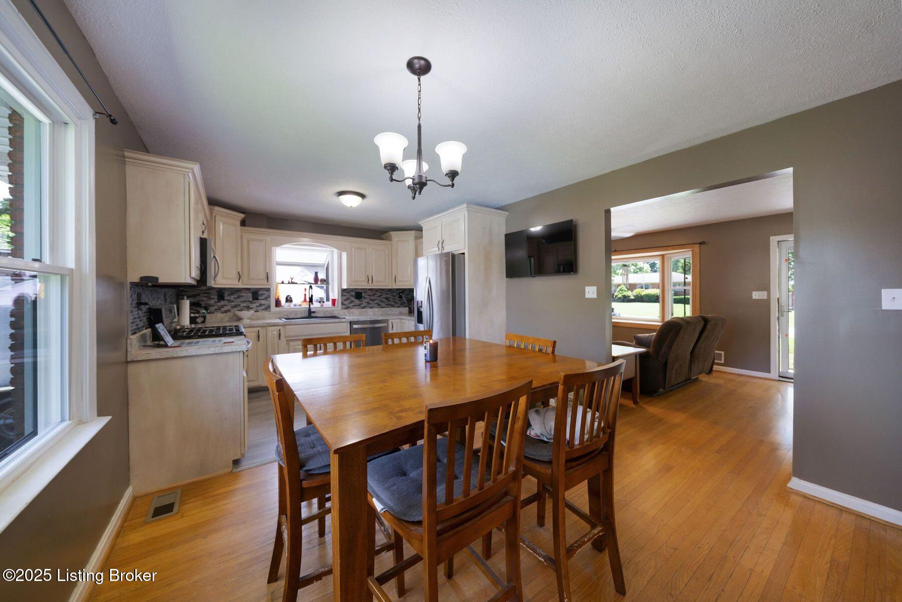 8003 Red Cedar Way, Louisville, Pennsylvania image 11