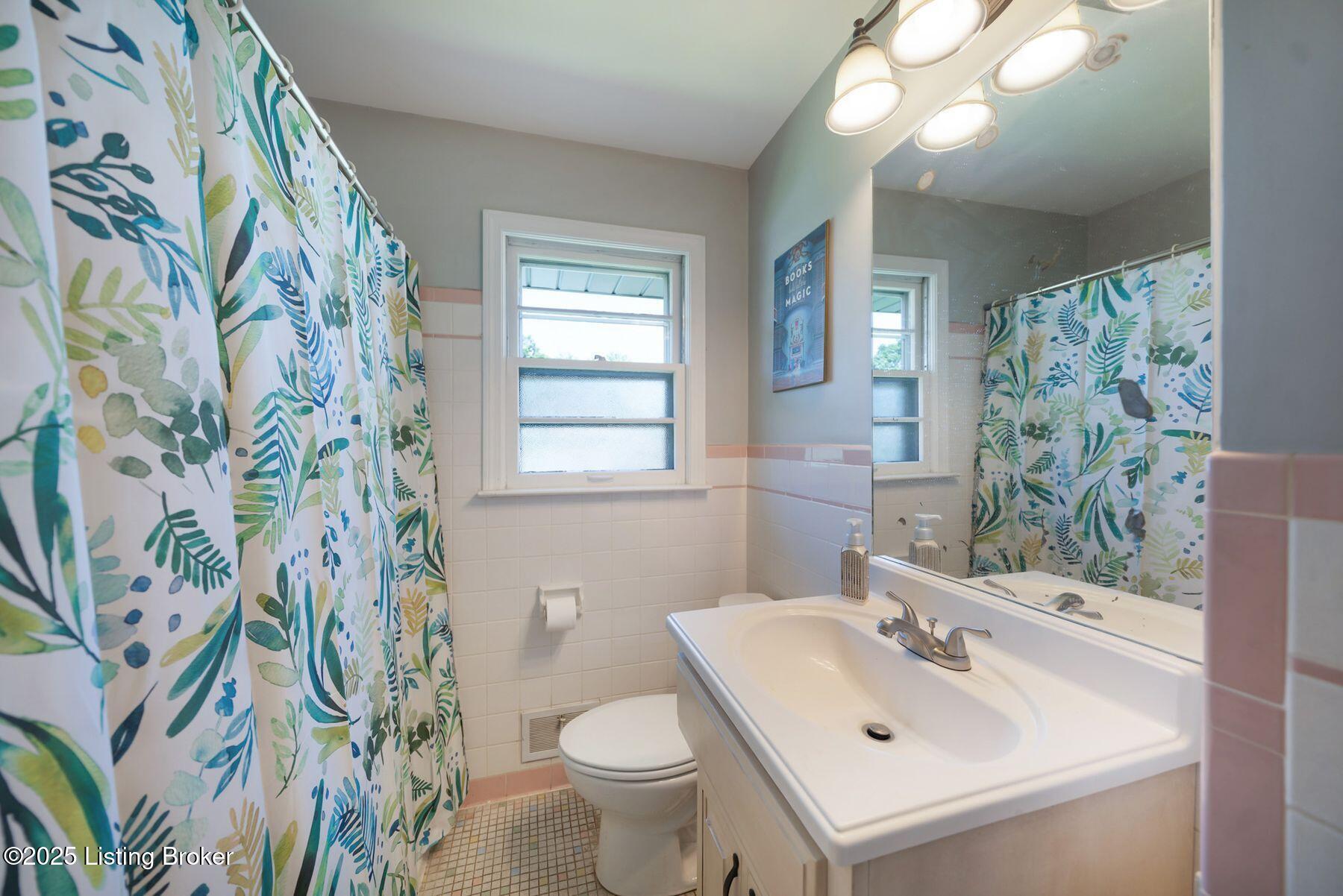8003 Red Cedar Way, Louisville, Pennsylvania image 18