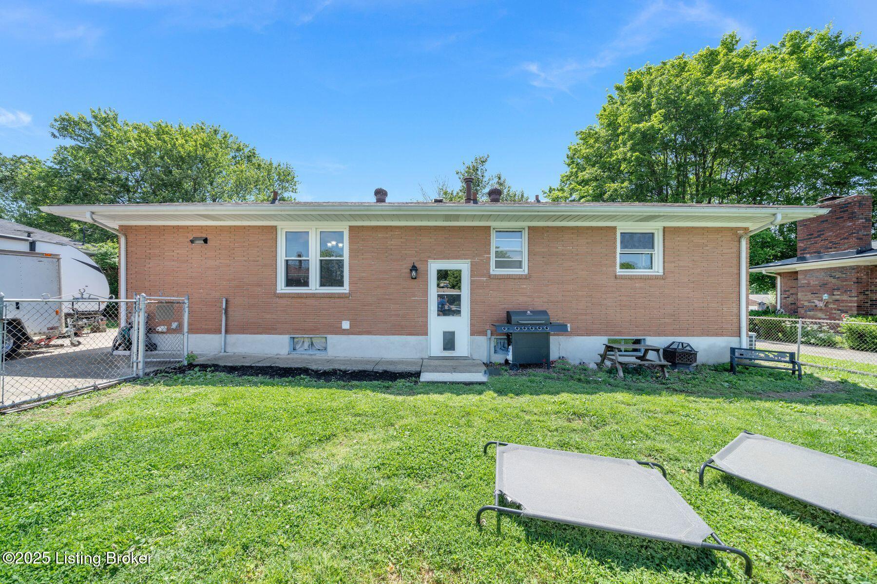 8003 Red Cedar Way, Louisville, Pennsylvania image 46