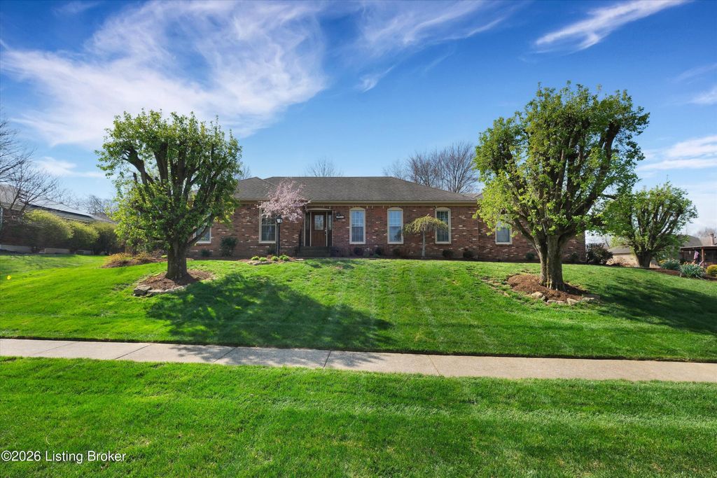 Photo of 9100 Catania Dr, Jeffersontown, KY 40299 (MLS # 1712663)