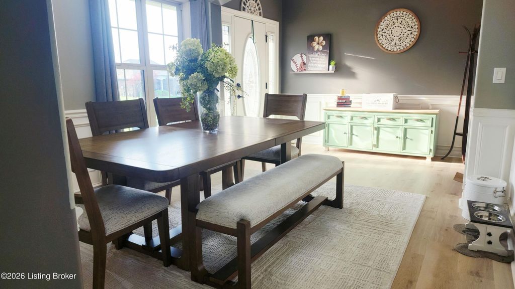 Photo of 1202 Deer Fields Trace, La Grange, KY 40031 (MLS # 1715092)