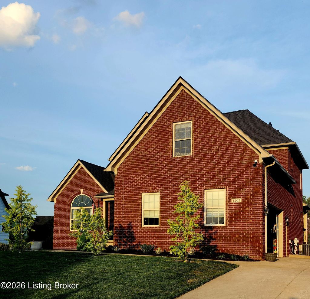 Photo of 1202 Deer Fields Trace, La Grange, KY 40031 (MLS # 1715092)