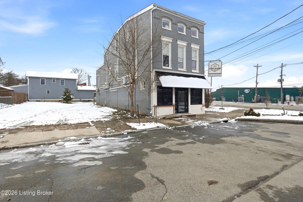 Photo of 947 E Madison St, Louisville, KY 40204 (MLS # 1710995)