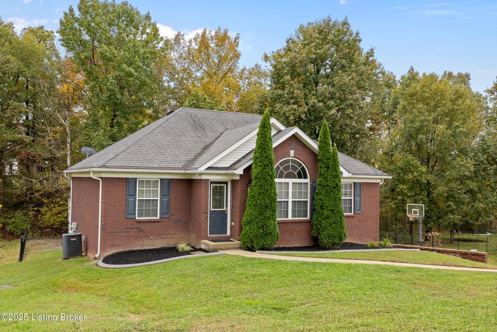 Photo of 113 Chesapeake Trail, Coxs Creek, KY 40013 (MLS # 1702071)