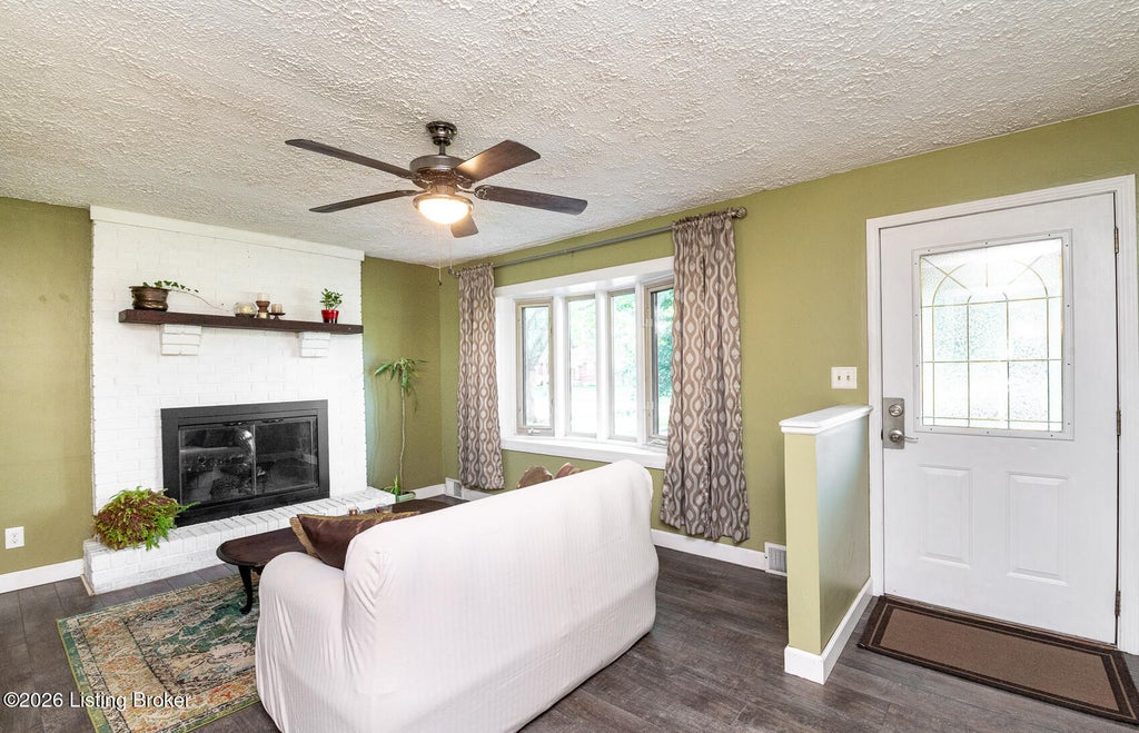 Photo of 4310 Diamond Way, Louisville, KY 40216 (MLS # 1723938)