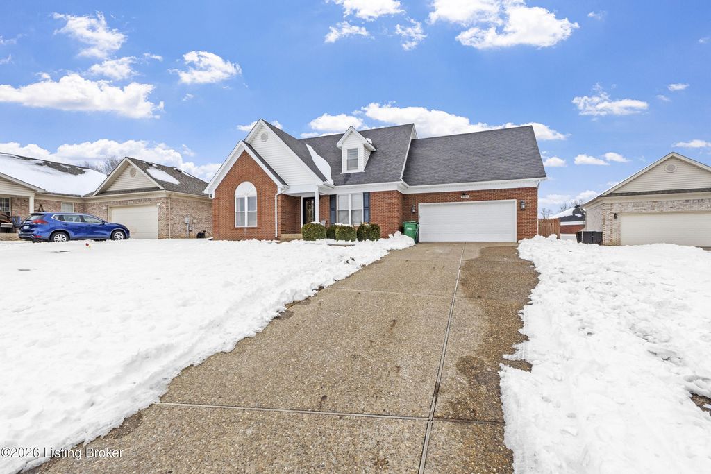 Photo of 6105 Black Tie Ct, Louisville, KY 40258 (MLS # 1708316)