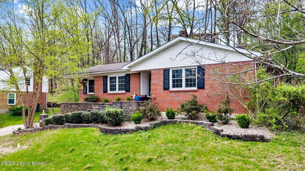 Photo of 9108 Royal Oak Dr, Louisville, KY 40272 (MLS # 1713361)