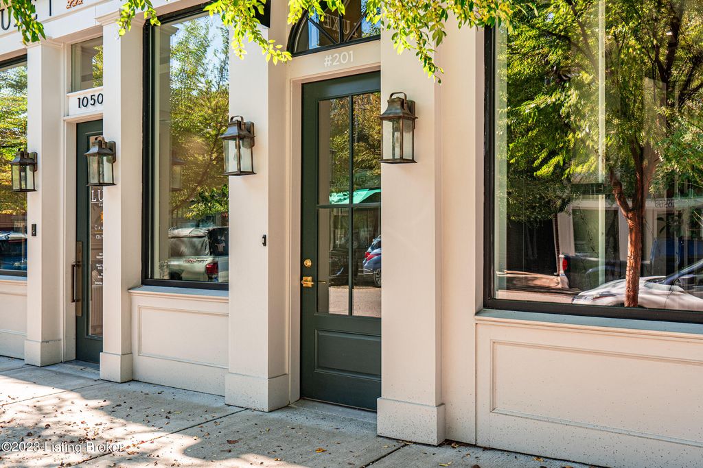 Photo of 10506 Meeting St #201, Prospect, KY 40059 (MLS # 1706562)