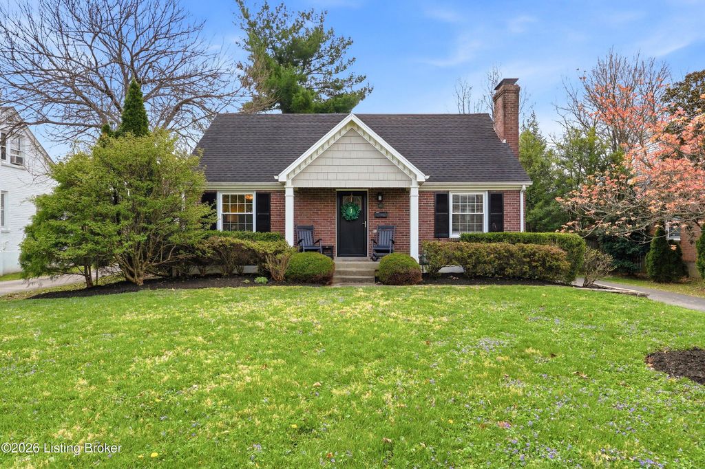 Photo of 4032 Brookfield Ave, Louisville, KY 40207 (MLS # 1714572)