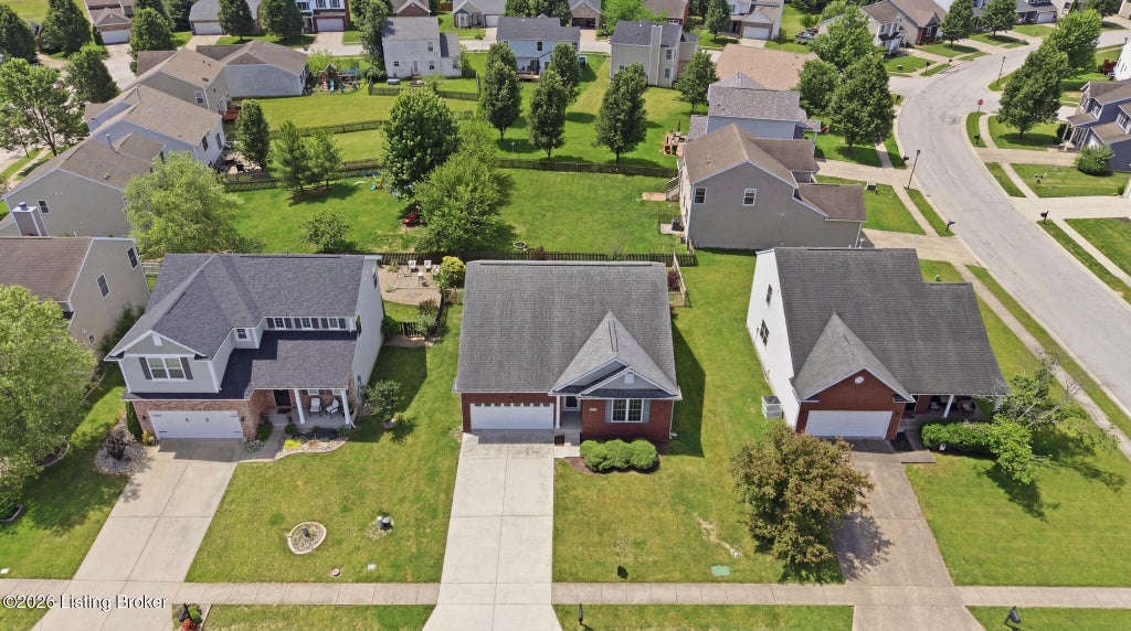 Photo of 225 Saint Regis Dr, Shelbyville, KY 40065 (MLS # 1719547)