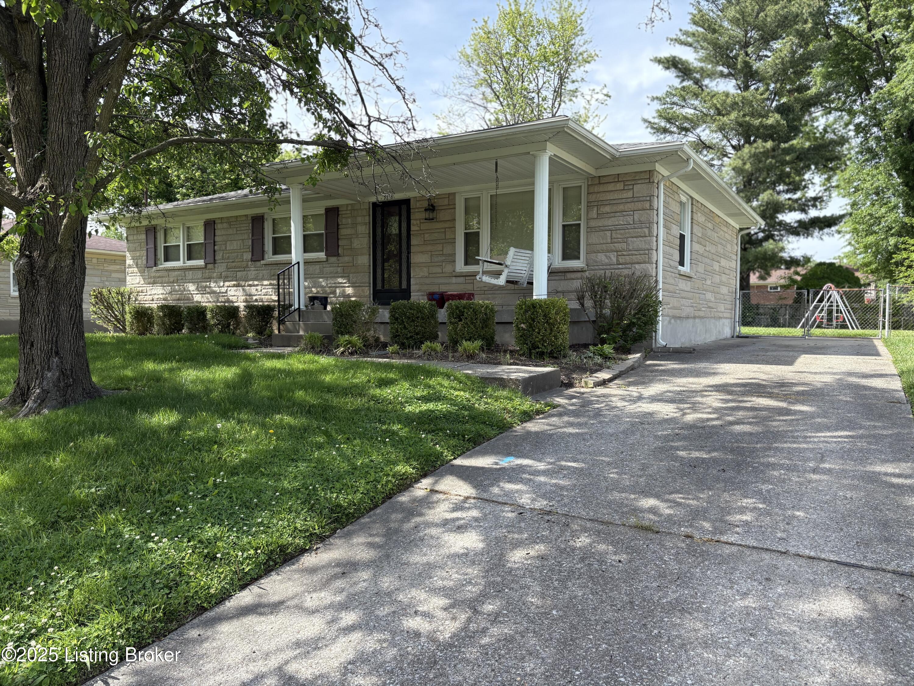 9118 Wanlou Dr, Louisville, Pennsylvania image 1