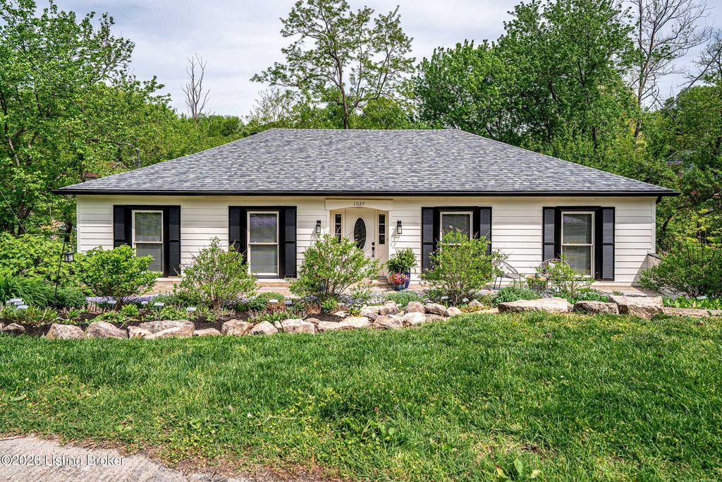 Photo of 1027 Rollingwood Ln, Goshen, KY 40026 (MLS # 1715393)