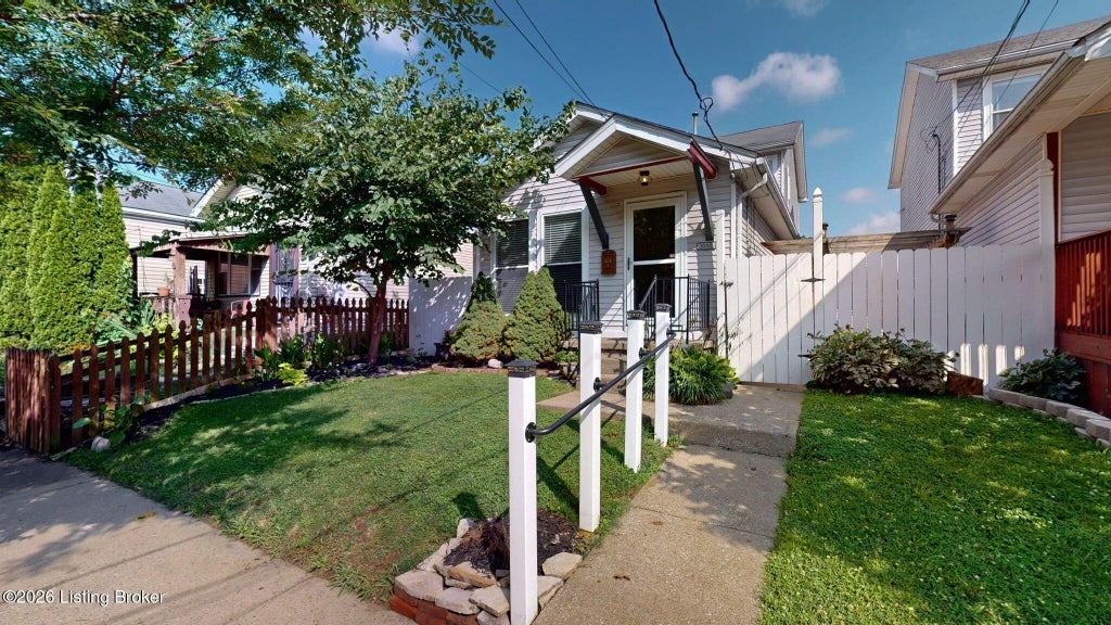Photo of 1033 Lampton St, Louisville, KY 40204 (MLS # 1728224)
