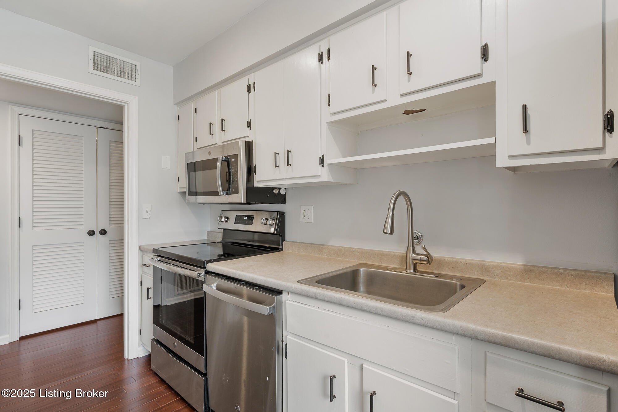 521 Zorn Ave #H11, Louisville, Kentucky image 13