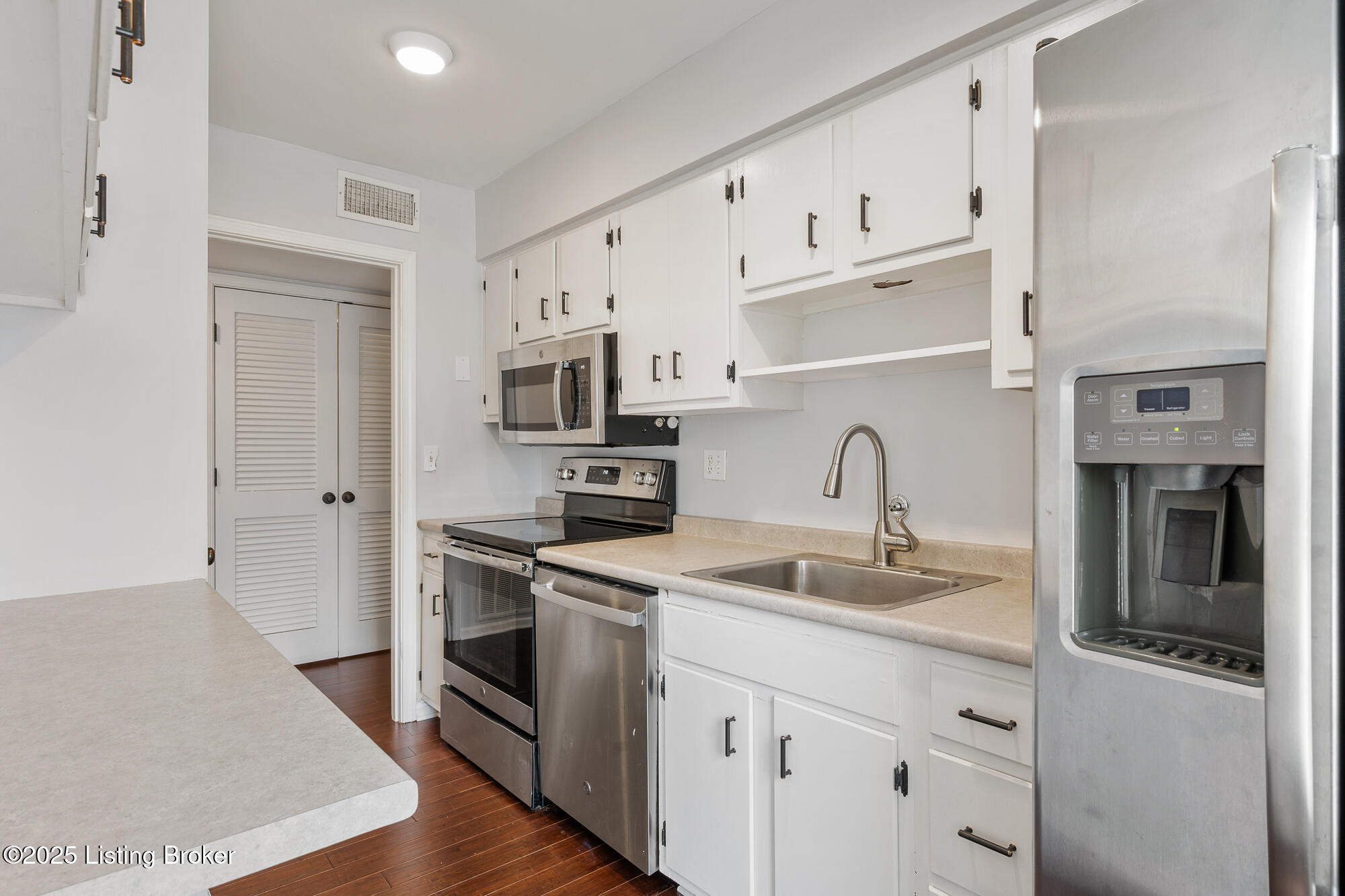 521 Zorn Ave #H11, Louisville, Kentucky image 12