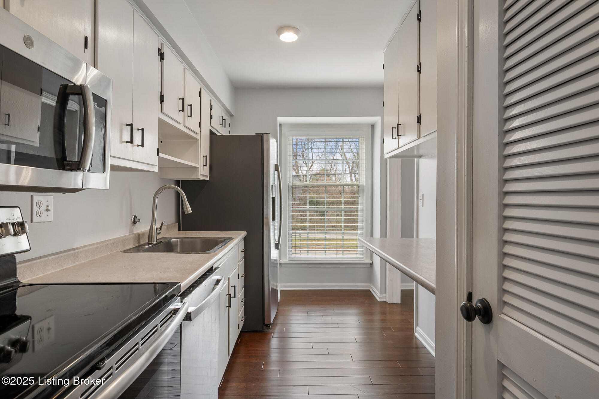 521 Zorn Ave #H11, Louisville, Kentucky image 14