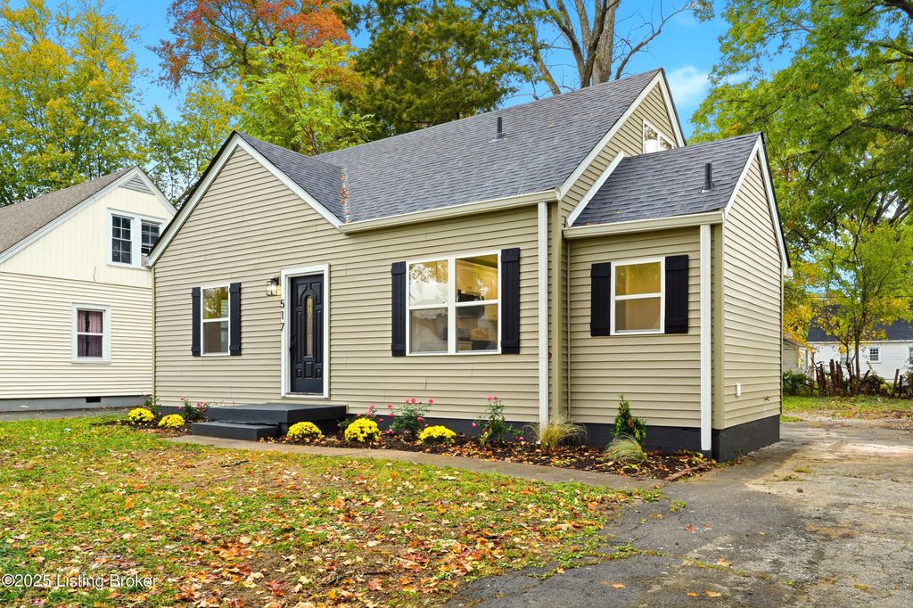 Photo of 517 Dale Ave, Louisville, KY 40214 (MLS # 1705834)