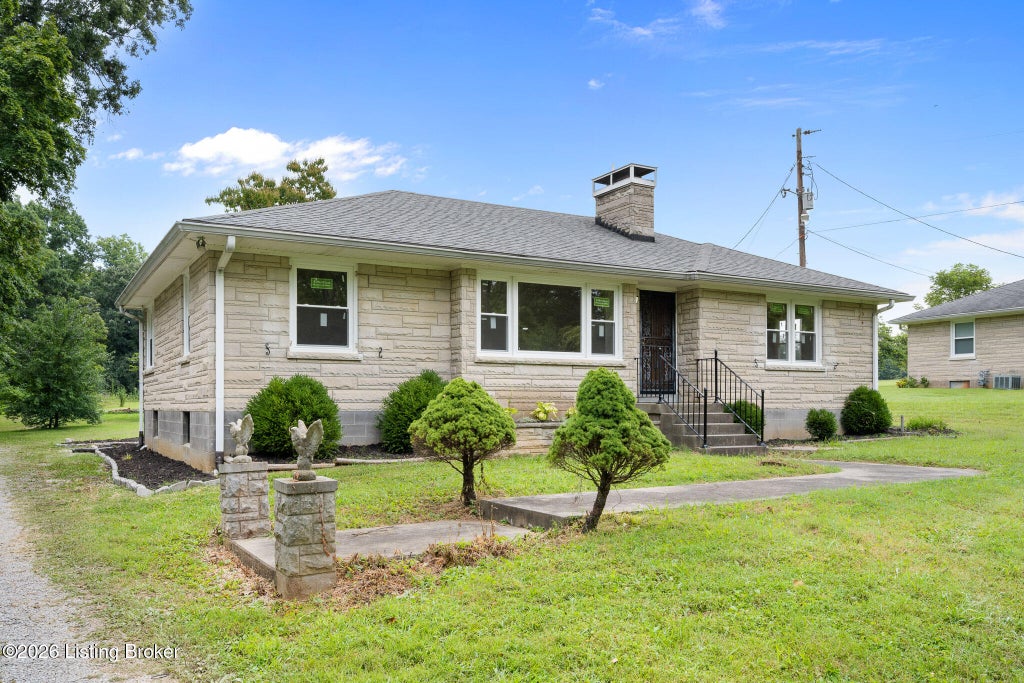 Photo of 9523 Fern Creek Rd, Louisville, KY 40291 (MLS # 1727645)