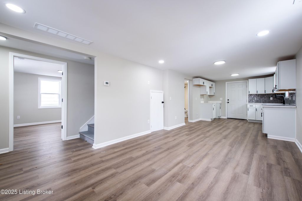 Photo of 3818 Jewell Ave, Louisville, KY 40212 (MLS # 1705362)