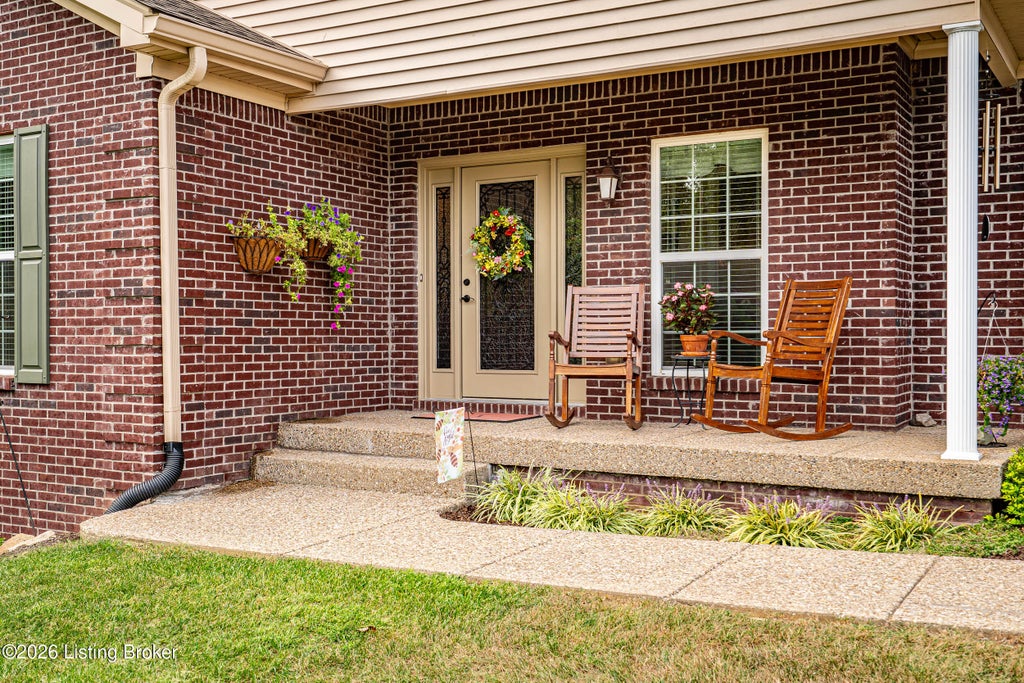 Photo of 1022 Classic Way, Louisville, KY 40245 (MLS # 1729837)