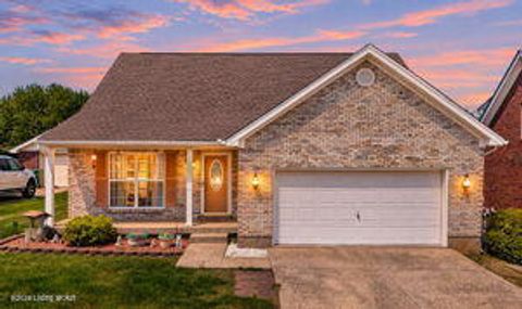 Photo of 8815 Wisdom Ln, Louisville, KY 40229 (MLS # 1714989)