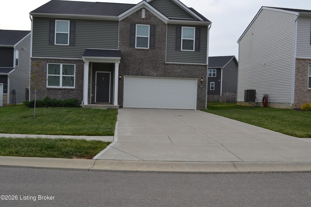 Photo of 1029 Dry Run Ct, Shelbyville, KY 40065 (MLS # 1733402)