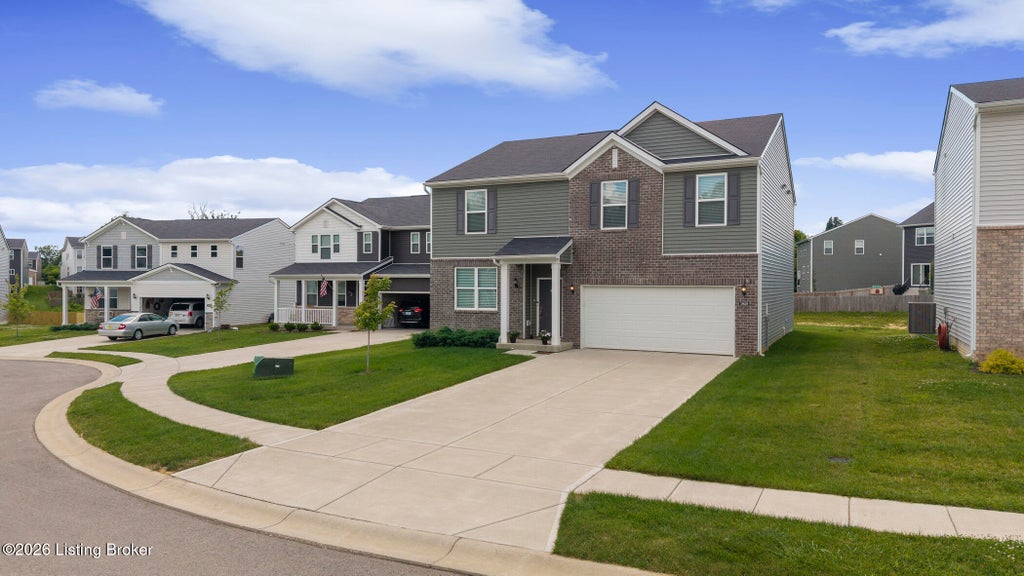 Photo of 1029 Dry Run Ct, Shelbyville, KY 40065 (MLS # 1733402)