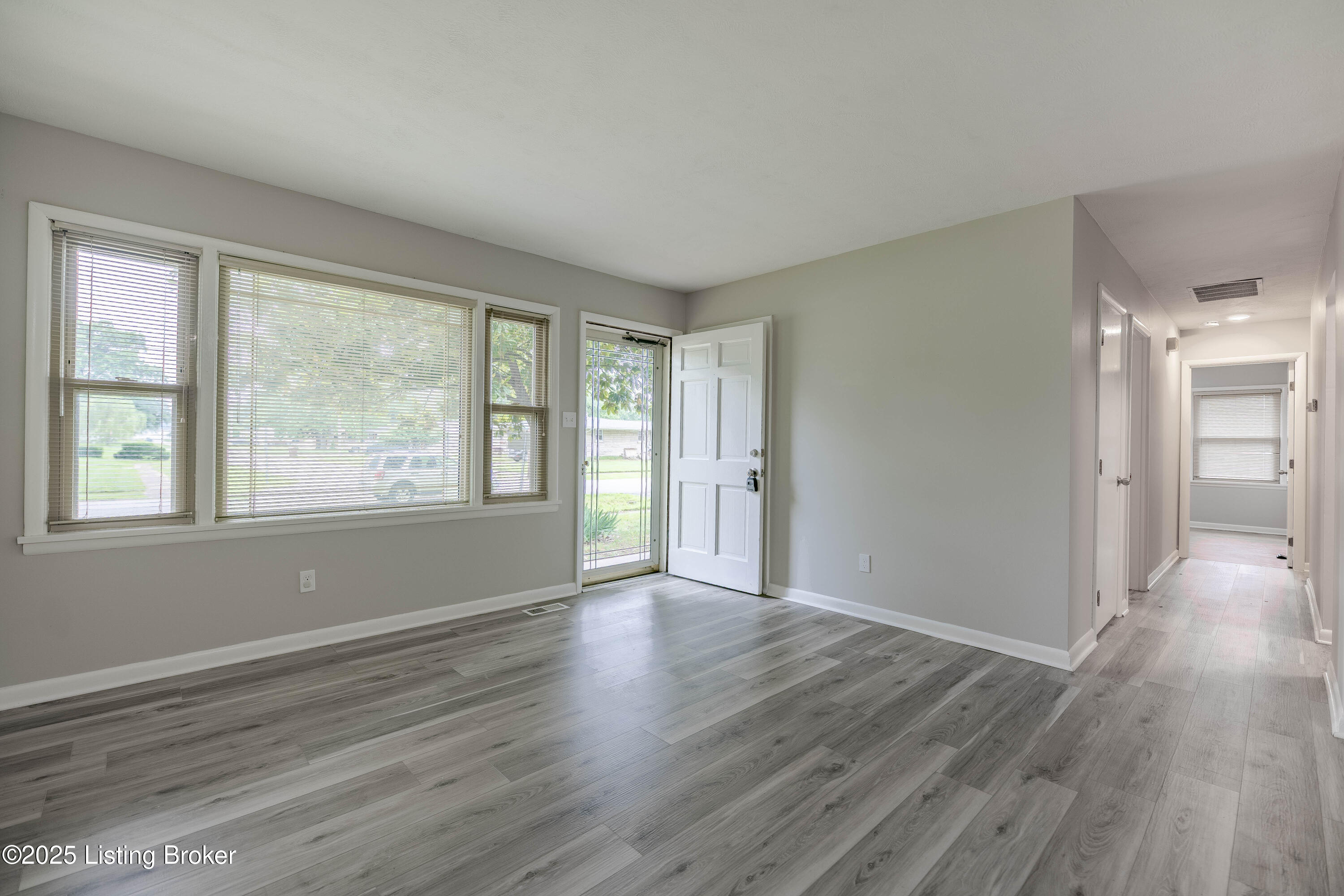 8417 Madrone Ave, Louisville, Kentucky image 4