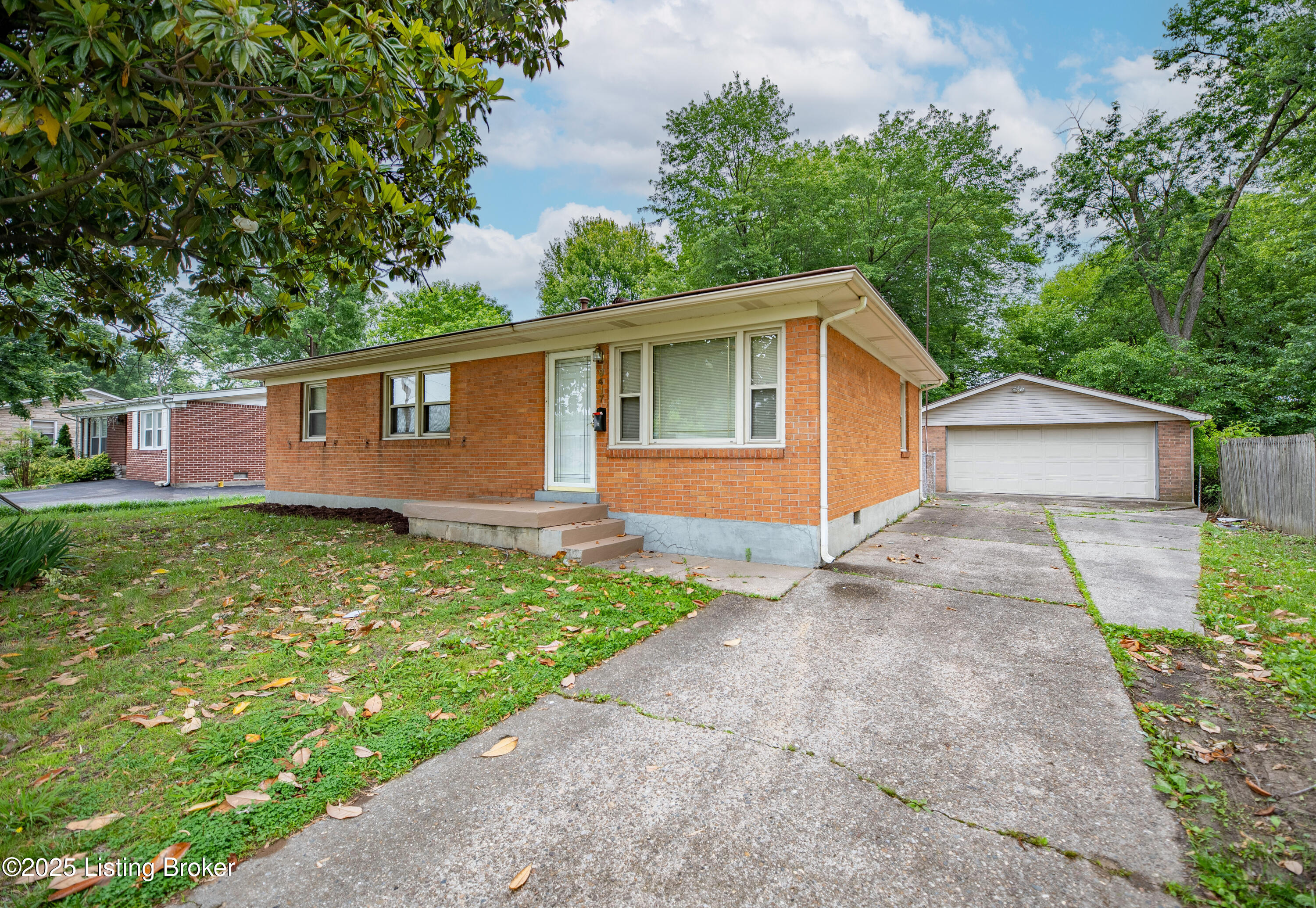 8417 Madrone Ave, Louisville, Kentucky image 3