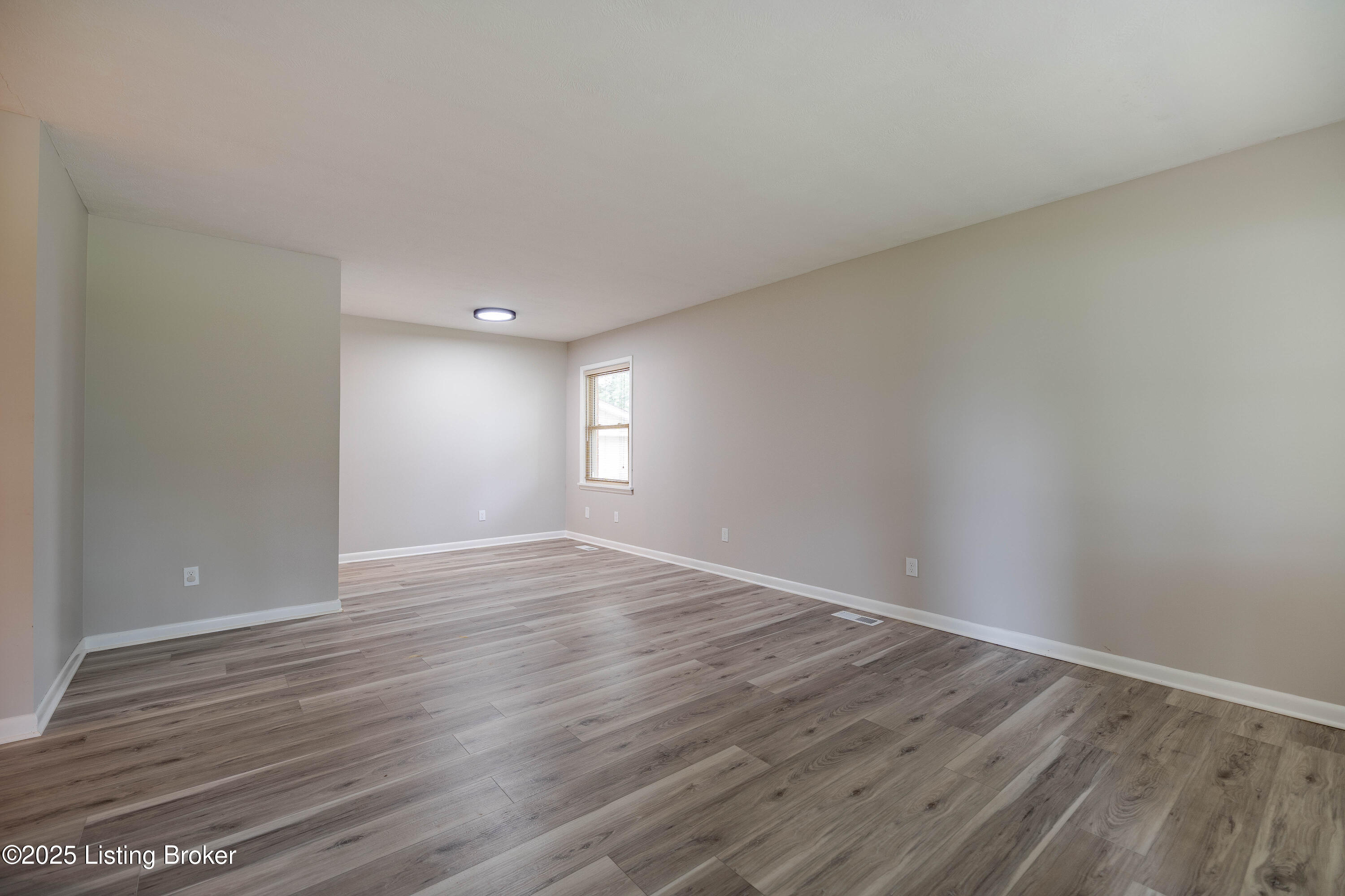 8417 Madrone Ave, Louisville, Kentucky image 6