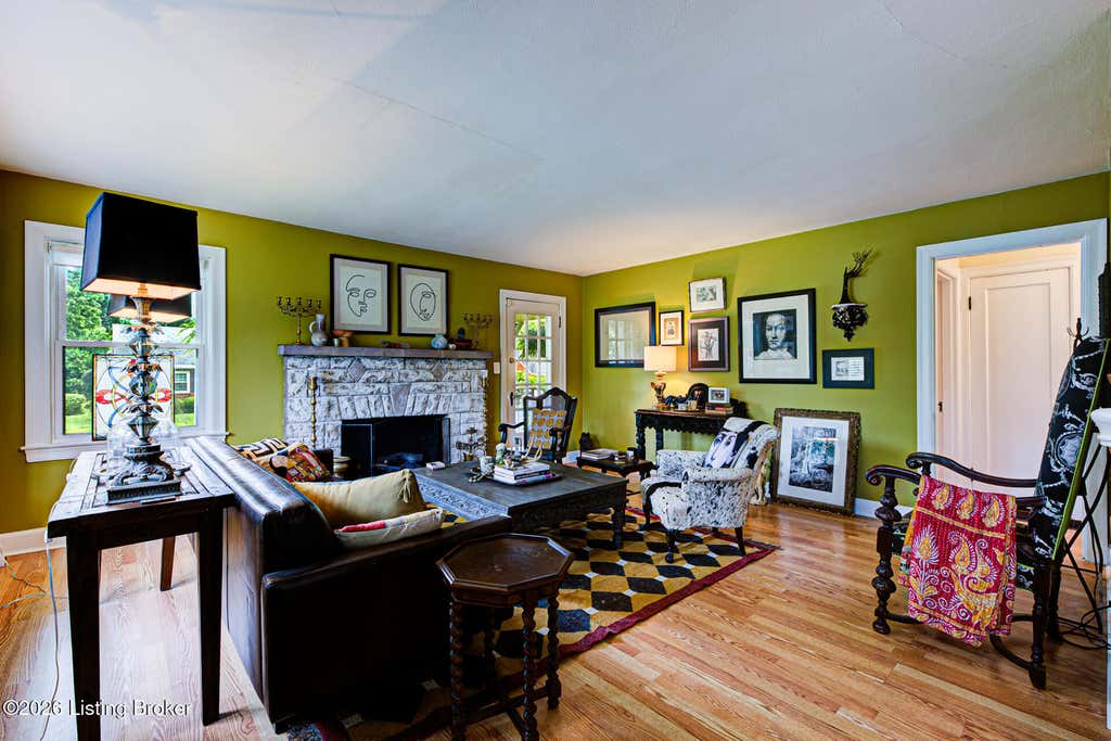 Photo of 2230 Wadsworth Ave, Louisville, KY 40205 (MLS # 1724990)